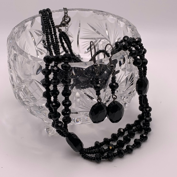 💰2/$40💰Vintage Black Glass Beads Necklace & Earrings Set - Picture 2 of 6